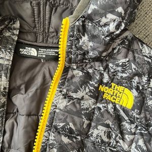The North Face jacket boys 3T grey camo